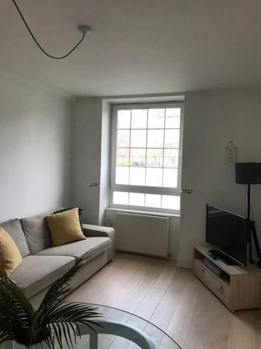 Cosy 1 Bed Flat In With View Of Shard * Лондон
